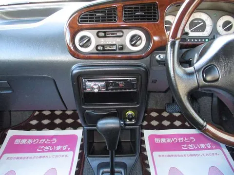 Daihatsu Mira Gino