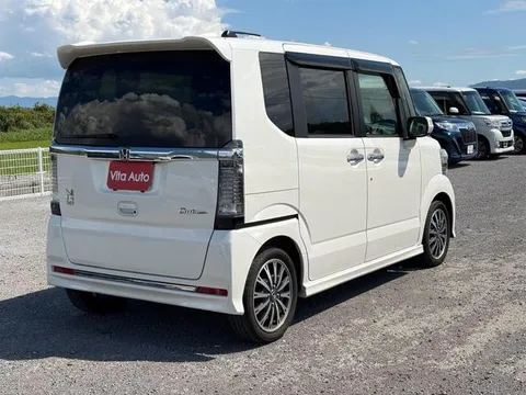 Honda N-BOX Custom