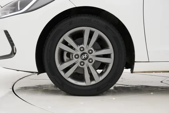 Hyundai Elantra (Avante)