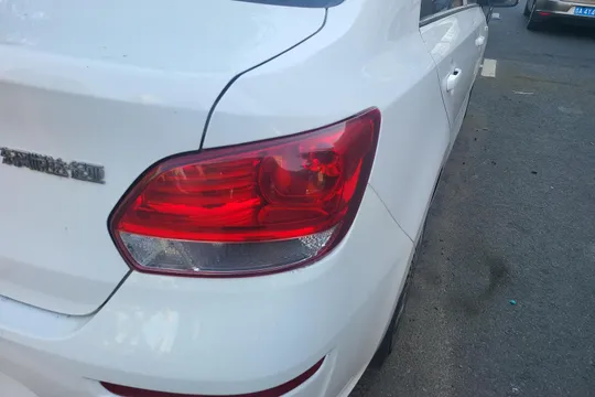 Kia Pegas
