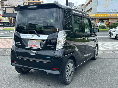 Nissan Dayz Roox