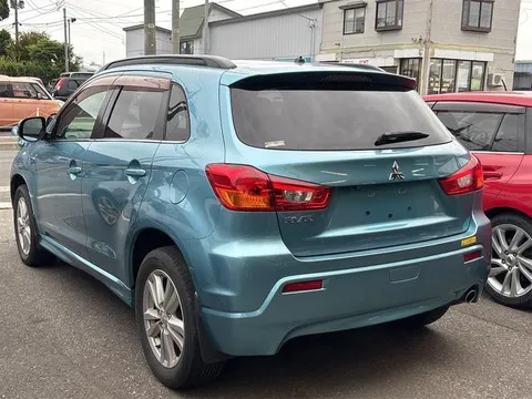 Mitsubishi RVR
