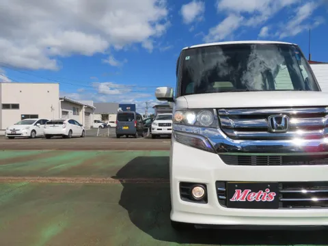 Honda N-BOX Custom