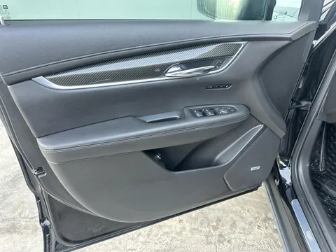 Cadillac XT6