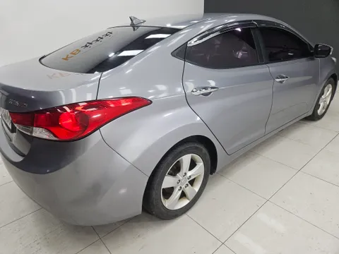 Hyundai Elantra (Avante)