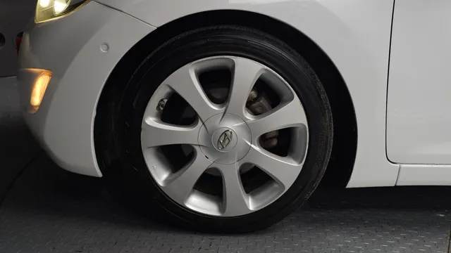 Hyundai Elantra (Avante)