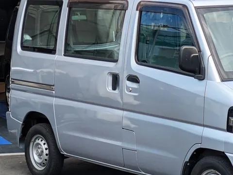 Nissan Clipper Van