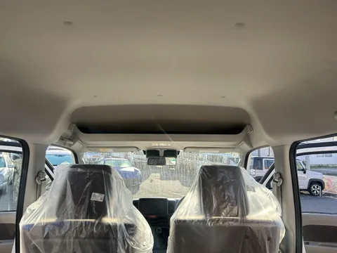 Nissan Clipper Van