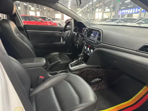 Hyundai Elantra (Avante)