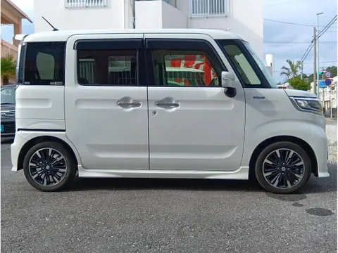 Suzuki Spacia