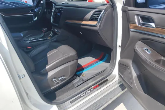 Roewe RX8