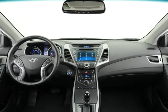 Hyundai Elantra (Avante)