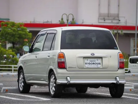 Daihatsu Mira Gino