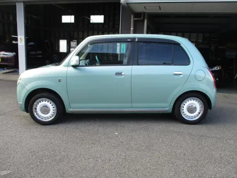 Daihatsu Mira Gino