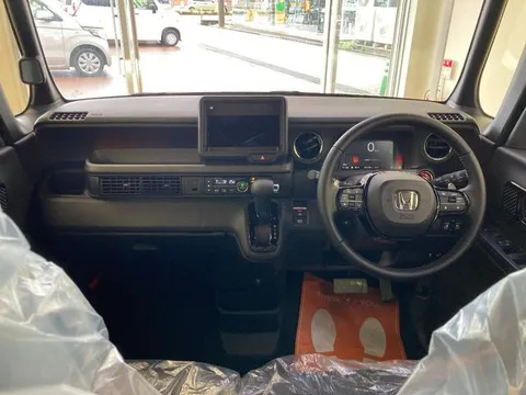Honda N-BOX Custom