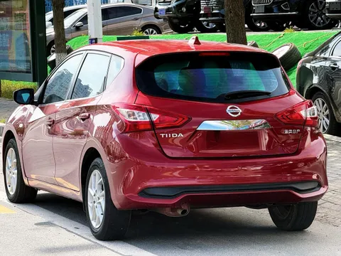 Nissan Tiida
