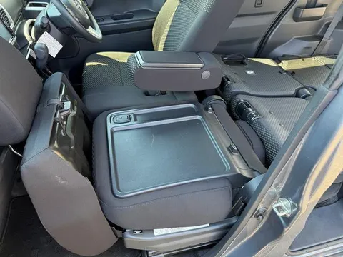 Toyota Pixis Mega