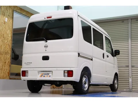 Nissan Clipper Van