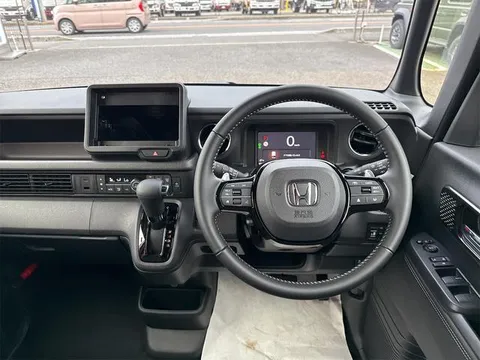 Honda N-BOX Custom