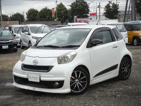 Toyota iQ