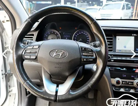 Hyundai Elantra (Avante)