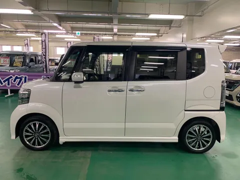Honda N-BOX Custom