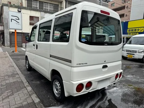 Mitsubishi Minicab Van