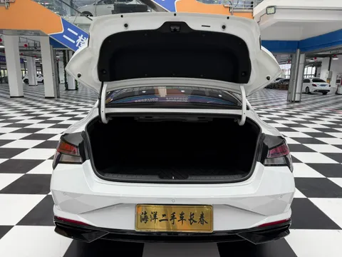 Hyundai Elantra (Avante)