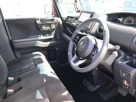 Honda N-BOX Custom