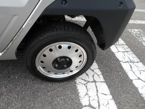 Daihatsu Naked