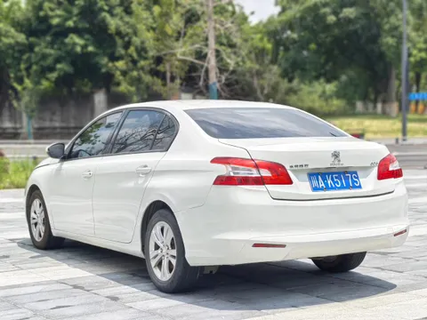 Peugeot 408