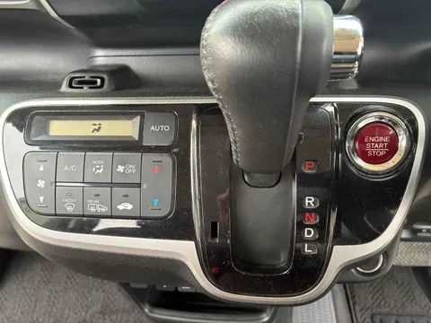 Honda N-BOX Slash