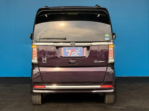 Honda N-BOX Custom