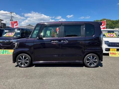 Honda N-BOX Custom