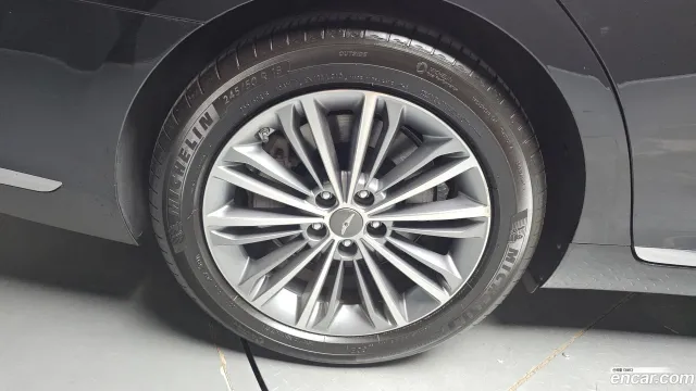 Genesis G90 (EQ900)