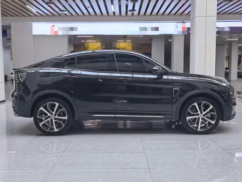 Lynk & Co 05
