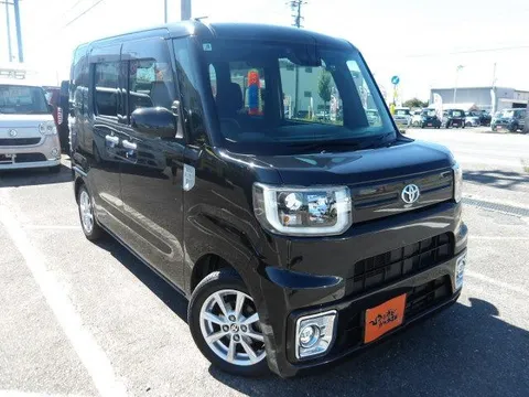 Toyota Pixis Mega