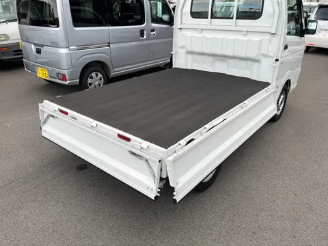 Nissan Clipper Truck