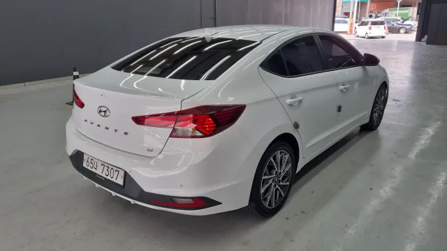 Hyundai Elantra (Avante)