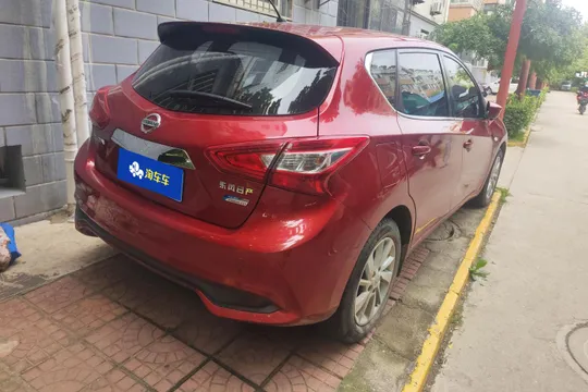 Nissan Tiida