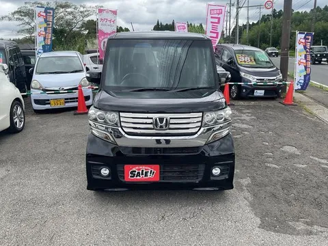 Honda N-BOX Custom