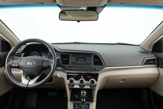 Hyundai Elantra (Avante)