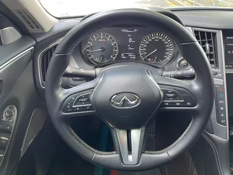 Infiniti Q50L