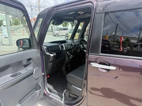 Toyota Pixis Mega