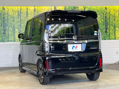 Honda N-BOX Custom
