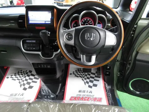 Honda N-BOX Slash