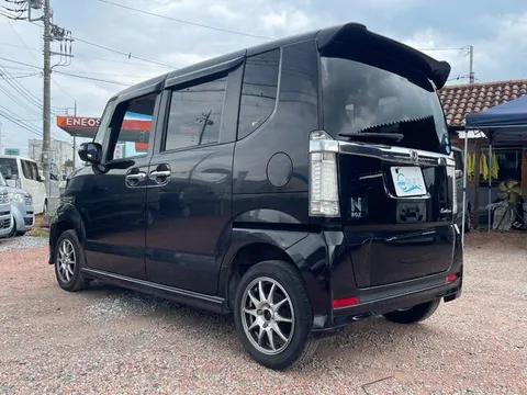 Honda N-BOX Custom