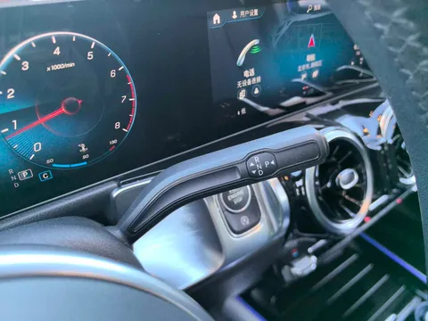 Mercedes-Benz Mercedes-Benz GLB