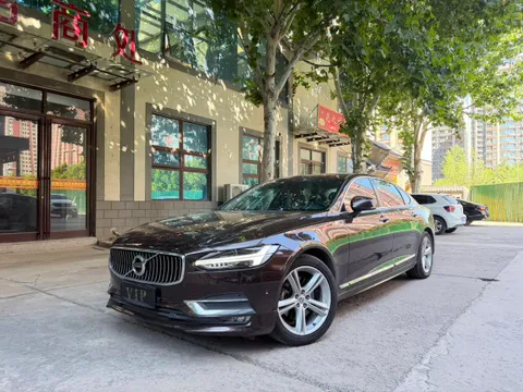 Volvo S90