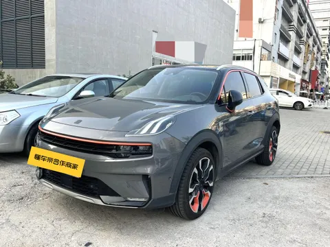 Lynk & Co 06